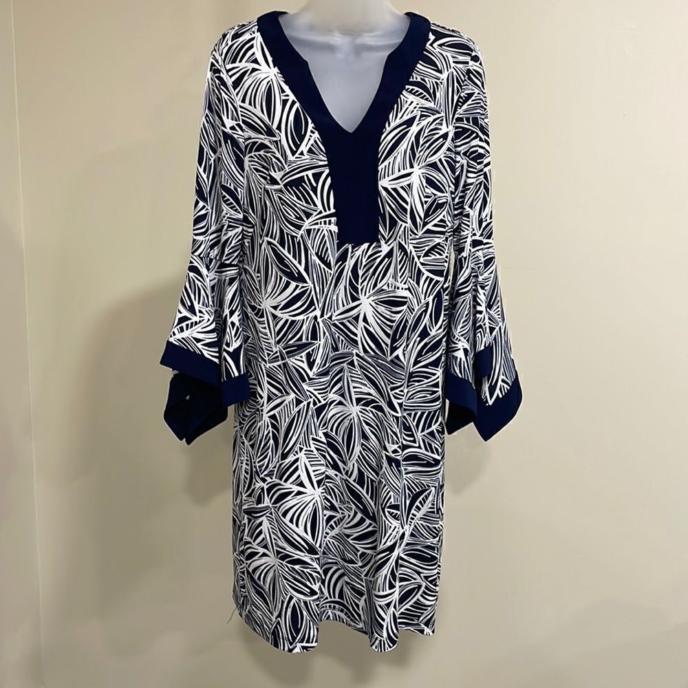 NWOT Perceptions Woman Navy and White Dress. Size 10 M medium